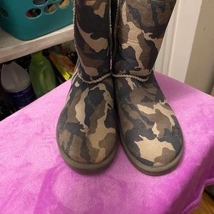 WOMENS CAMO UGG BOOTS